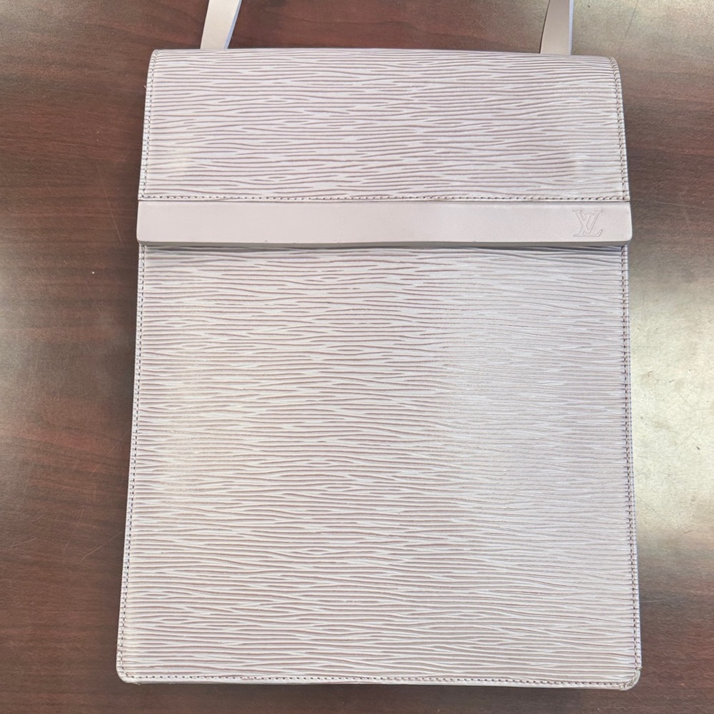 Louis Vuitton Epi Leather Ramatuelle Vintage Lilac Messenger Bag.